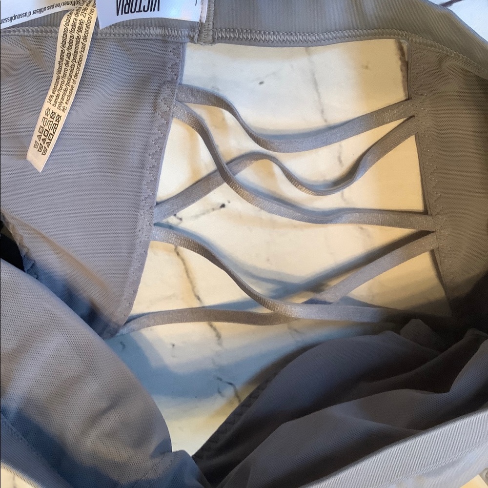 Victoria secret sport bra medium gray wireless pull on moisture wicking - Picture 8 of 8